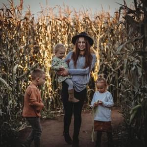 Meet your Posher, Olivia